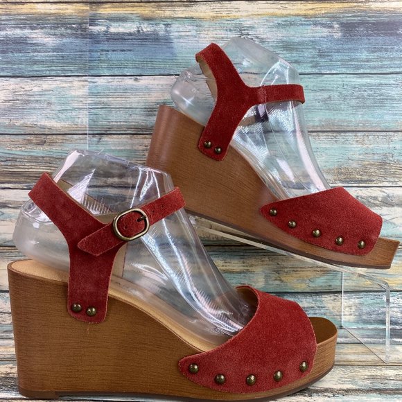 Lucky Brand Shoes - Lucky Brand Zashti Wedge Sandals Size 7.5M Currant Red Suede Womens